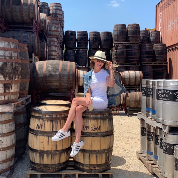 Meet The Seller - Caroline - Picture 4 of 7